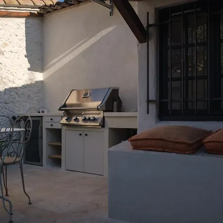 Maison La Tropezienne ... New • Fabulous 5* Luxe & Terrasse • 6p. Old Town Holiday home *