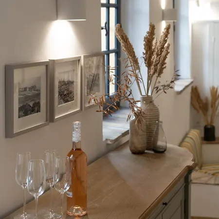Maison La Tropezienne ... New • Fabulous 5* Luxe & Terrasse • 6p. Old Town *